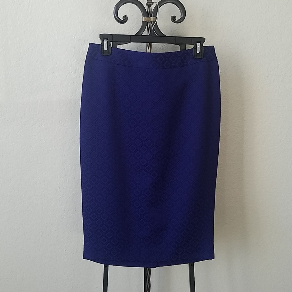 New Limited pencil skirt